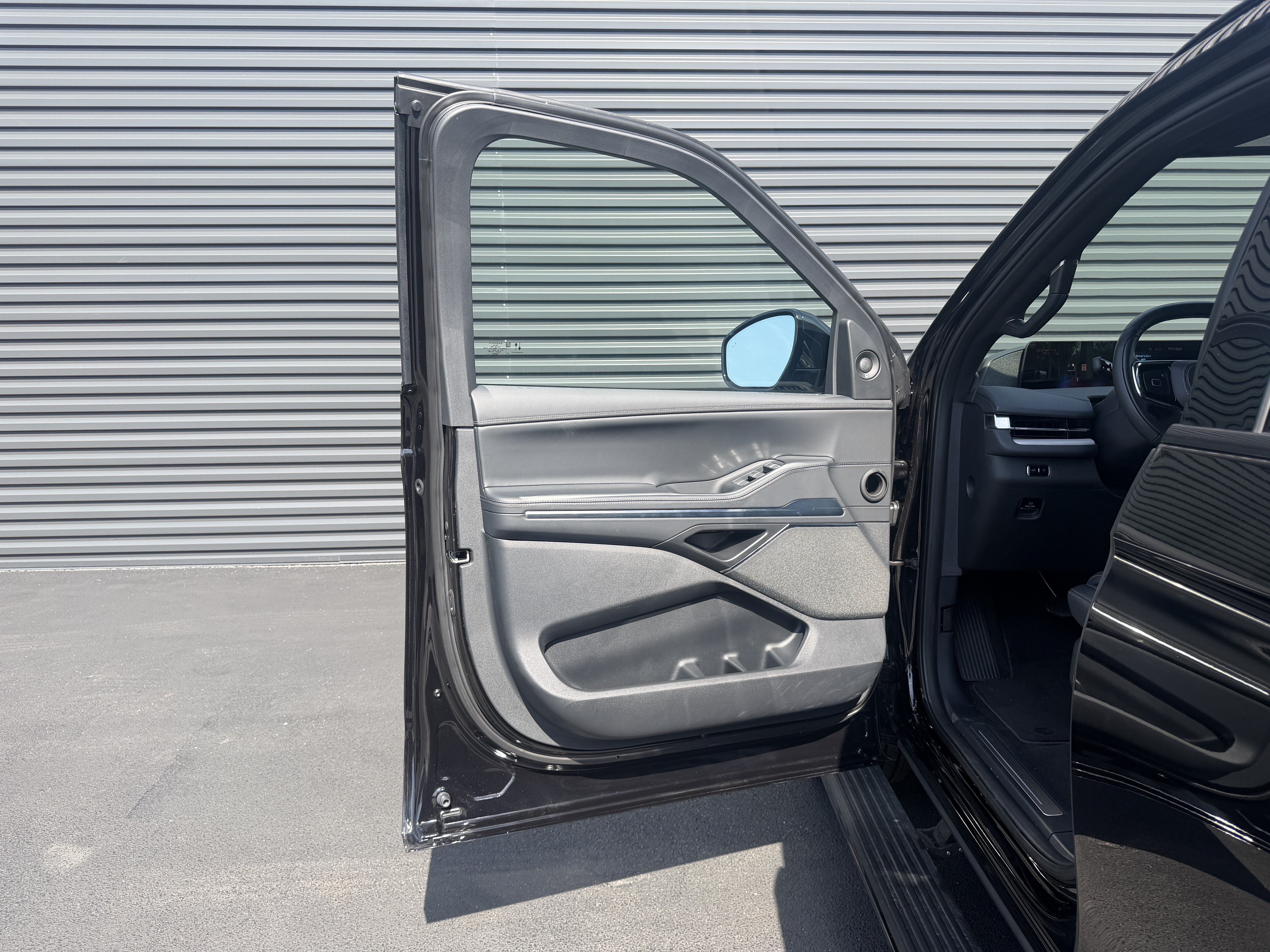 Used 2026 Lincoln Navigator Reserve w/ Jet Appearance Package AWD/4WD image 19