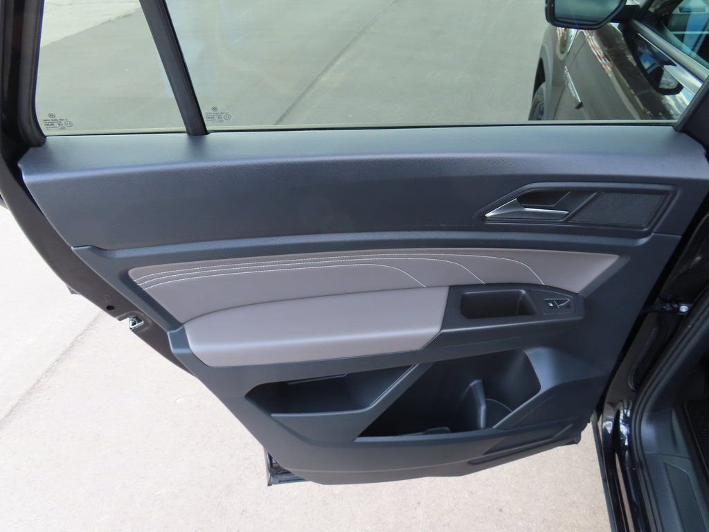 Used 2023 Volkswagen Atlas Cross Sport SEL R-Line image 26