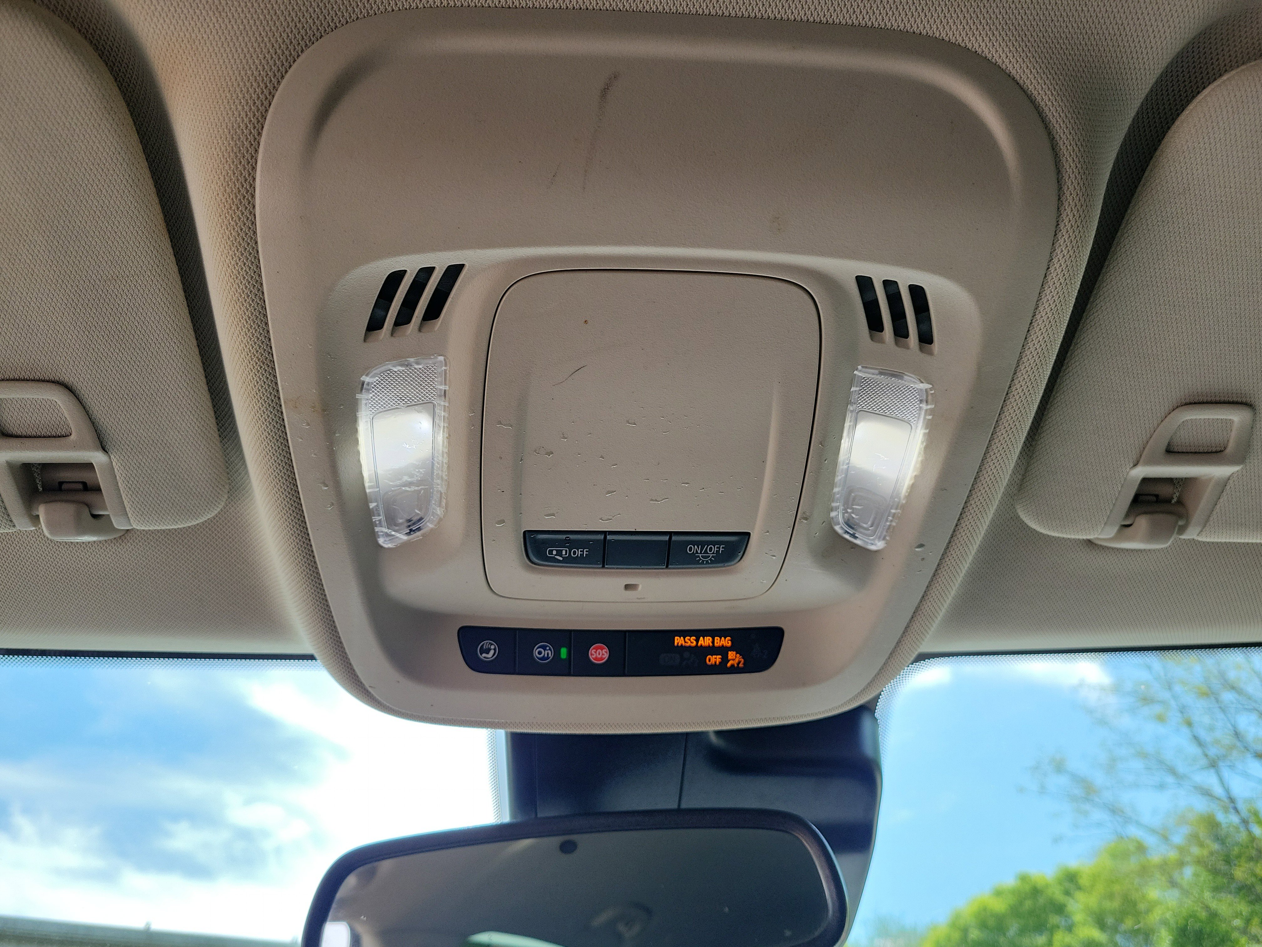 Used 2023 Buick Envision Essence FWD image 31