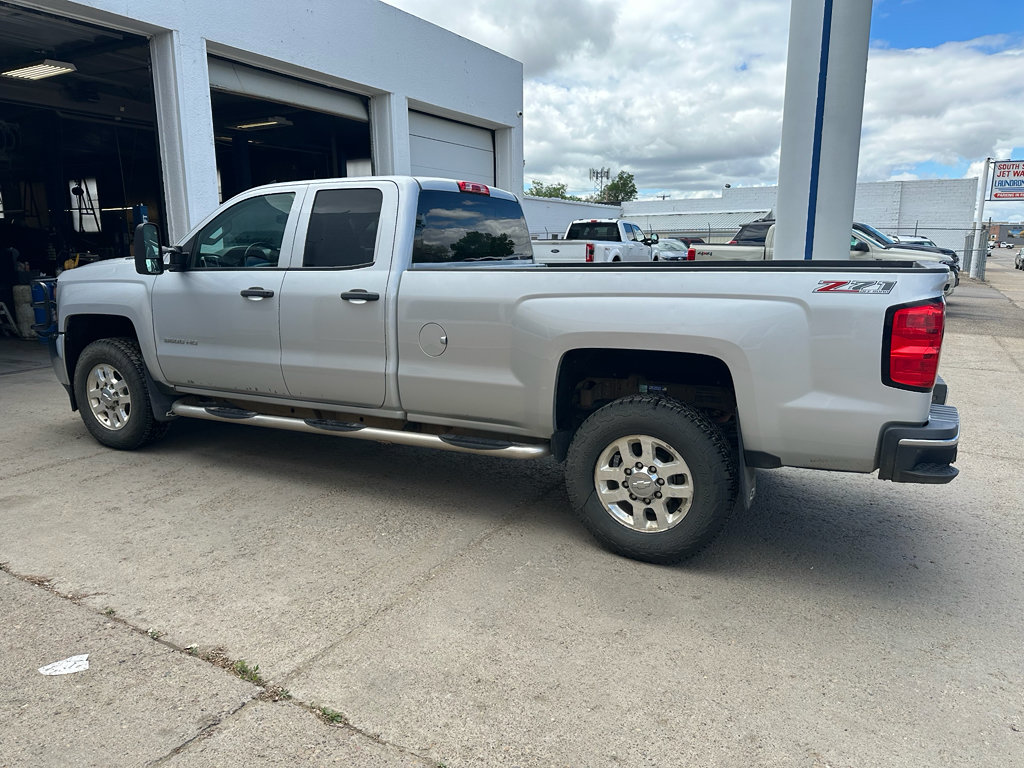Used 2015 Chevrolet Silverado 3500 LT w/ LT Convenience Package AWD/4WD image 2