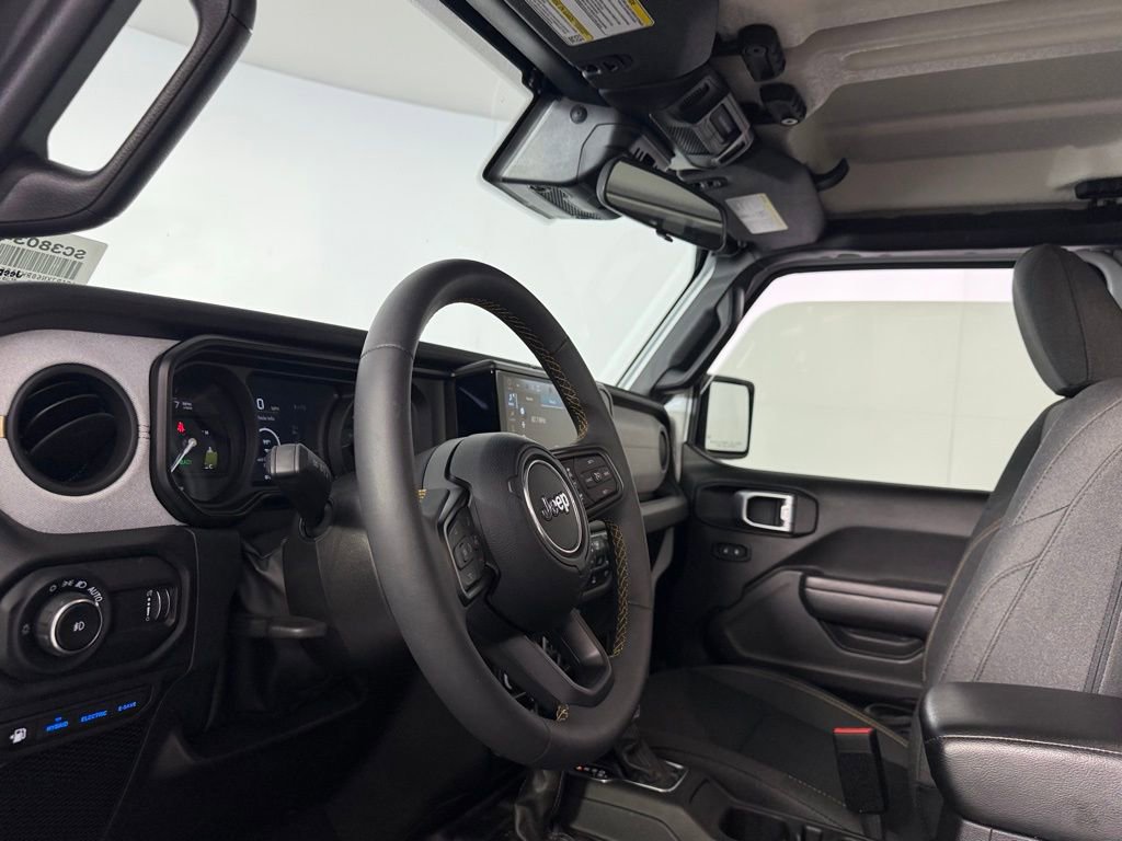 Used 2024 Jeep Wrangler Unlimited image 24