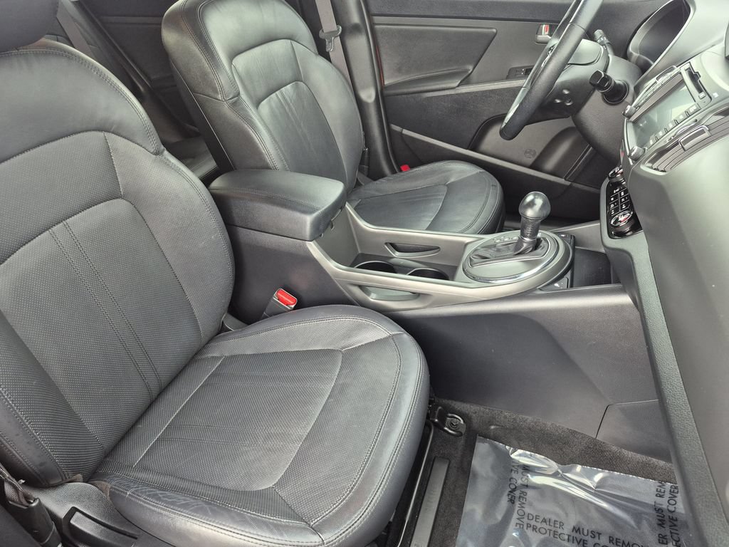Used 2011 Kia Sportage EX w/ Premium Pkg w/Leather Seats FWD image 16