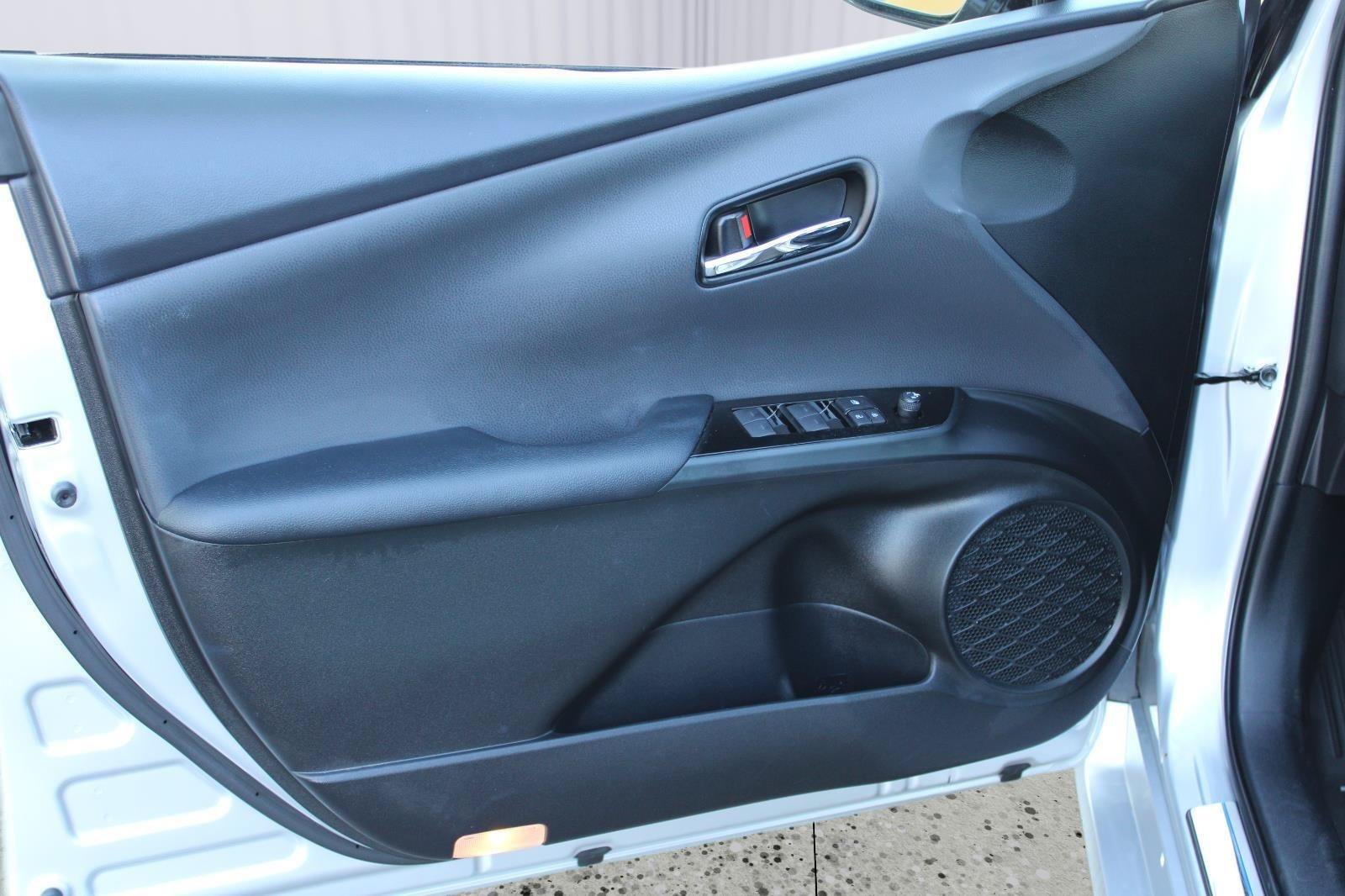 Used 2020 Toyota Prius Prime XLE FWD image 44