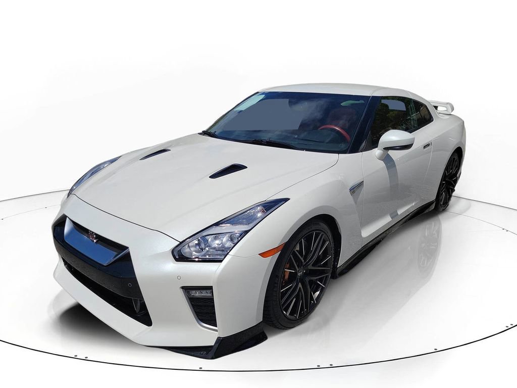 Used 2021 Nissan GT-R Premium image 4