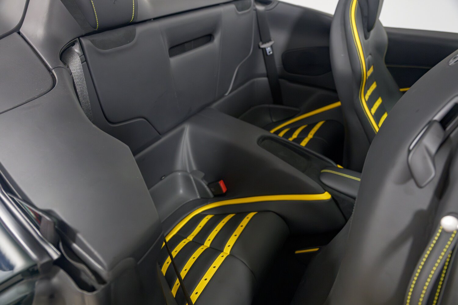 Used 2025 Ferrari Roma Spider RWD image 36