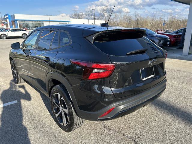 Certified 2024 Chevrolet Trax RS w/ Driver Confidence Package image 3