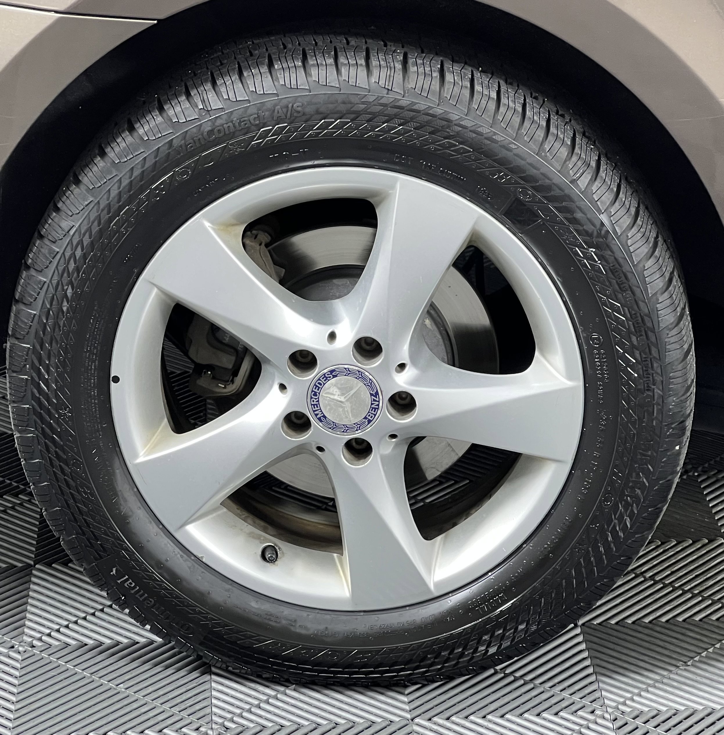 Used 2016 Mercedes-Benz Metris Passenger image 13