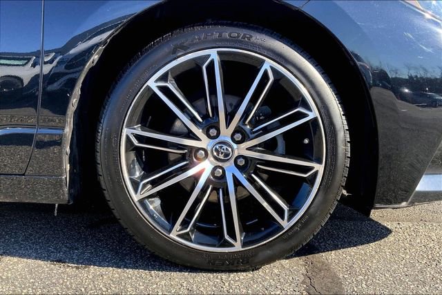 Used 2019 Toyota Avalon XSE image 9