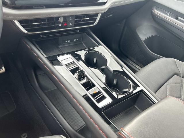 Used 2024 Volkswagen Atlas Peak Edition SE AWD/4WD image 30