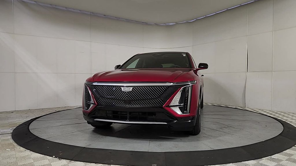 Used 2025 Cadillac Lyriq Luxury w/ LPO, Floor Liner Package AWD/4WD image 3