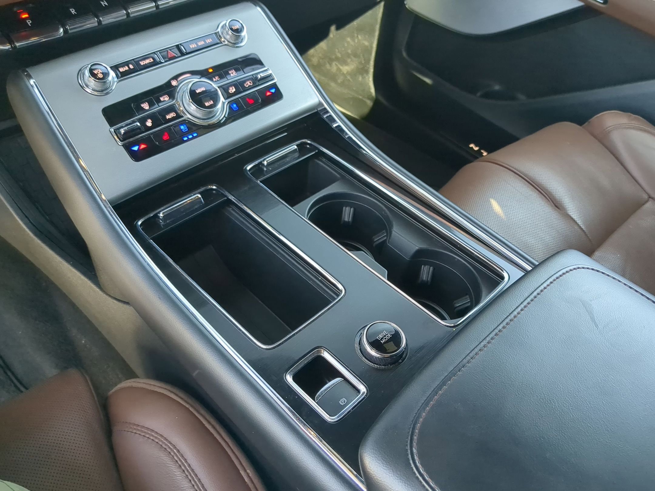 Used 2023 Lincoln Aviator Reserve w/ Equipment Group 201A image 20