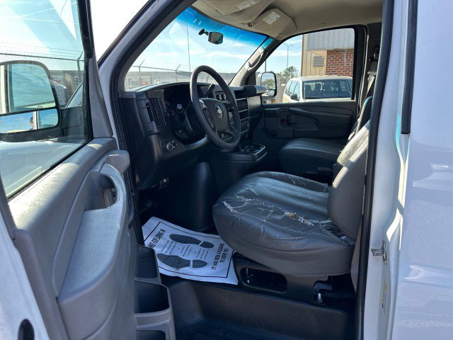 Used 2011 Chevrolet Express 1500 image 15