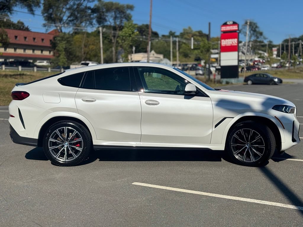 Used 2026 BMW X6 xDrive40i w/ Climate Comfort Package AWD/4WD image 8