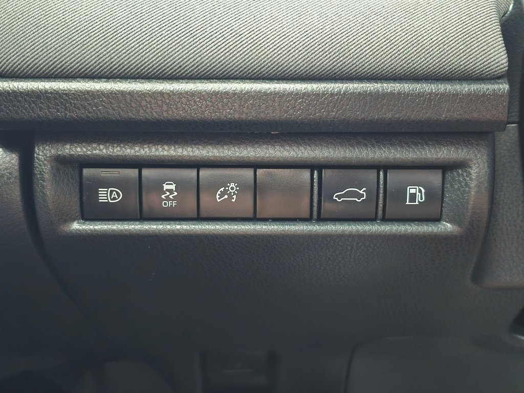 Used 2025 Toyota Camry LE FWD image 24