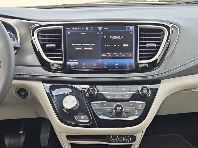 Used 2024 Chrysler Pacifica Touring-L image 23
