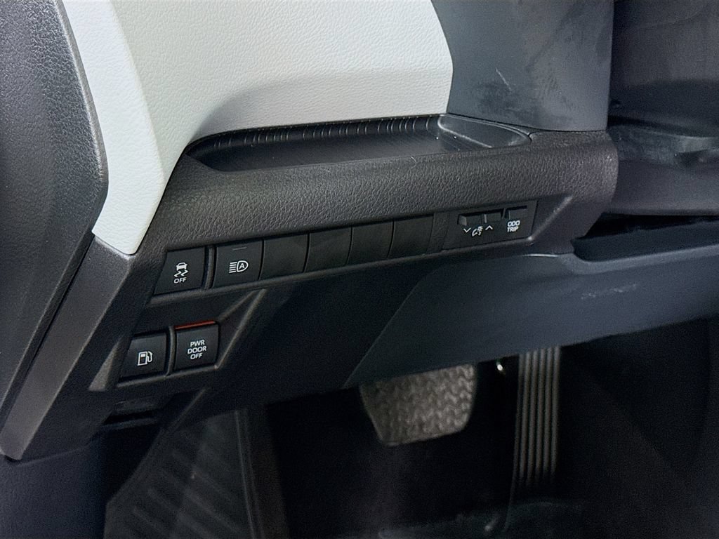 Certified 2025 Toyota Sienna XLE AWD/4WD image 20