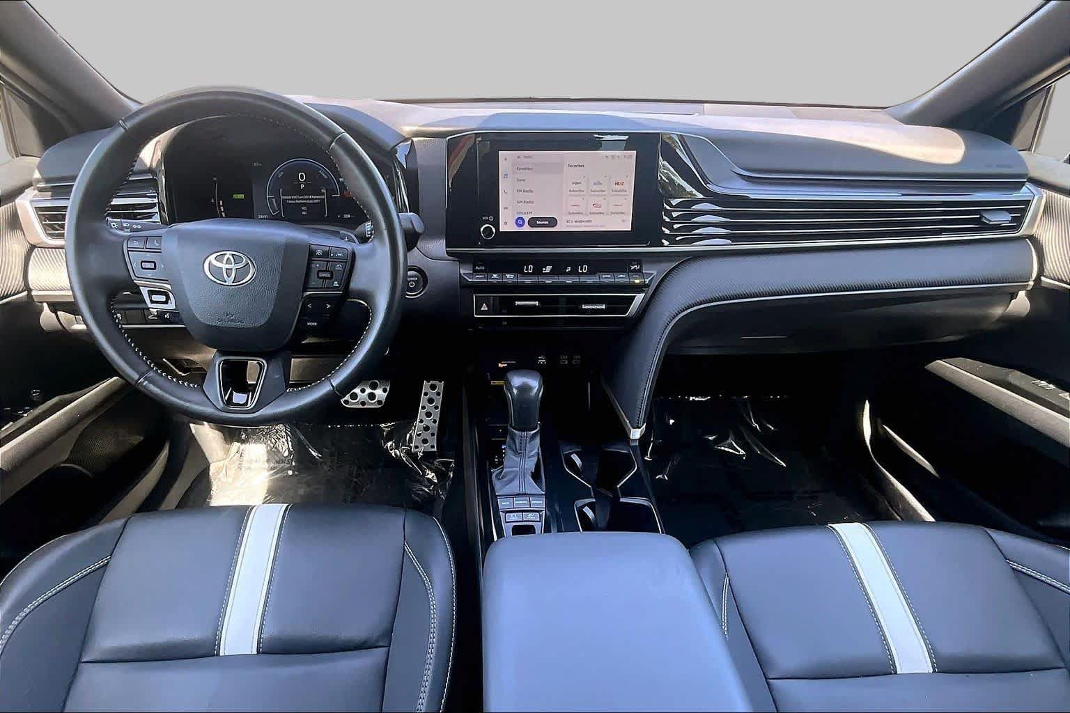 Used 2025 Toyota Camry SE FWD image 15