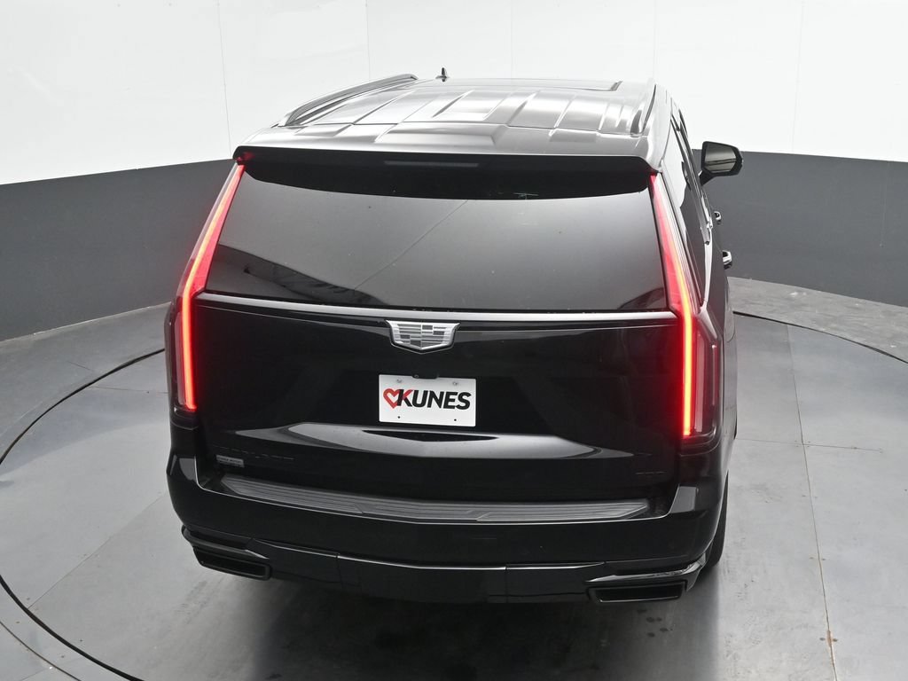 Used 2022 Cadillac Escalade Sport w/ Touring Package AWD/4WD image 31