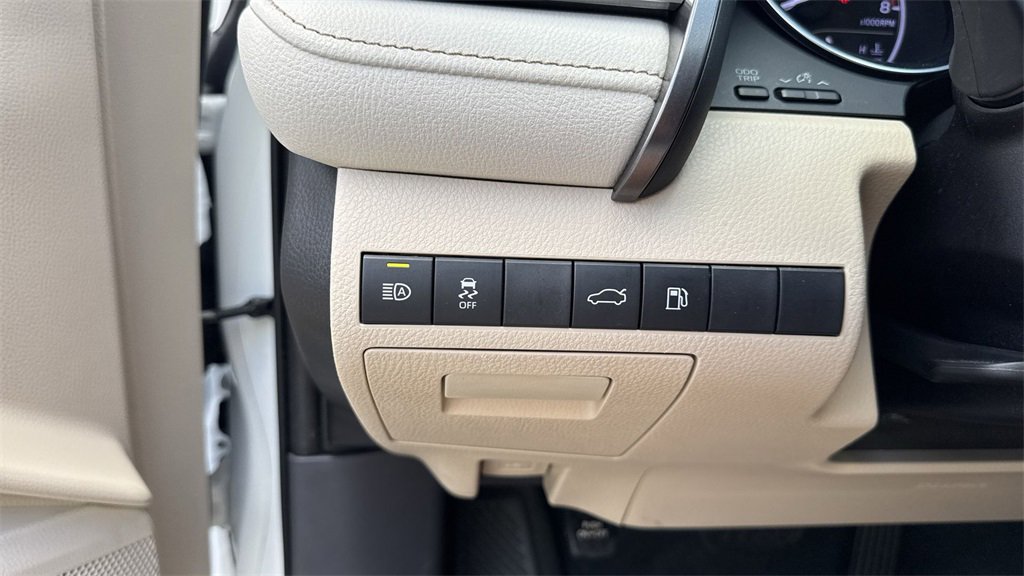 Used 2018 Toyota Camry LE image 55