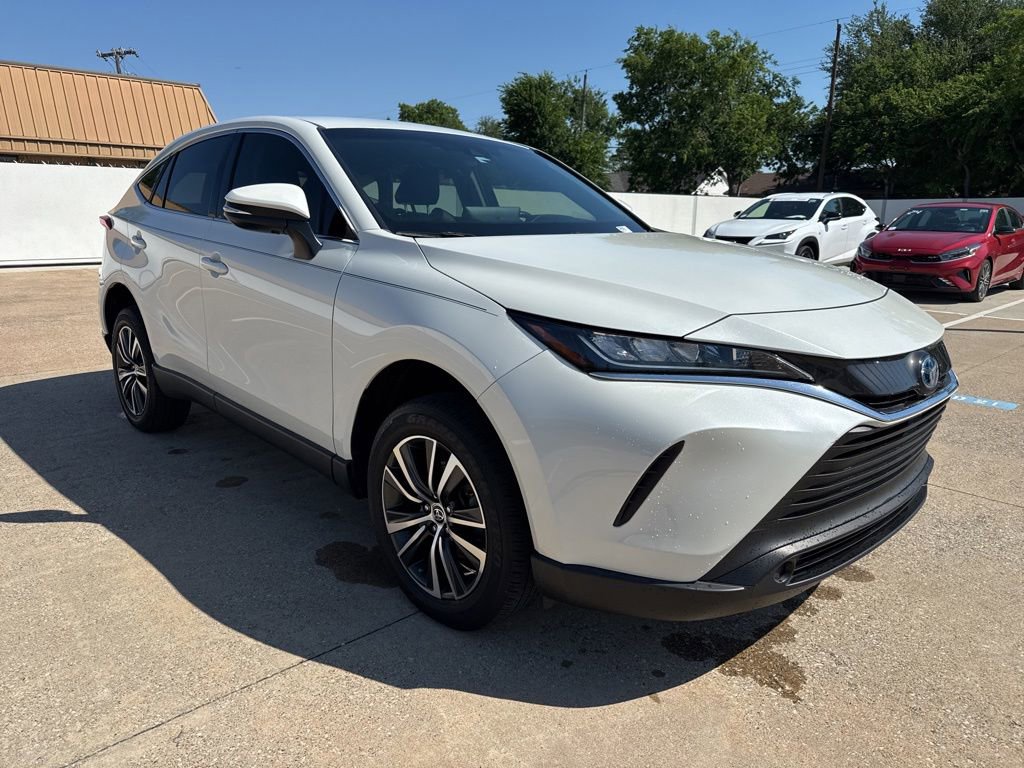 Certified 2022 Toyota Venza LE AWD/4WD image 8