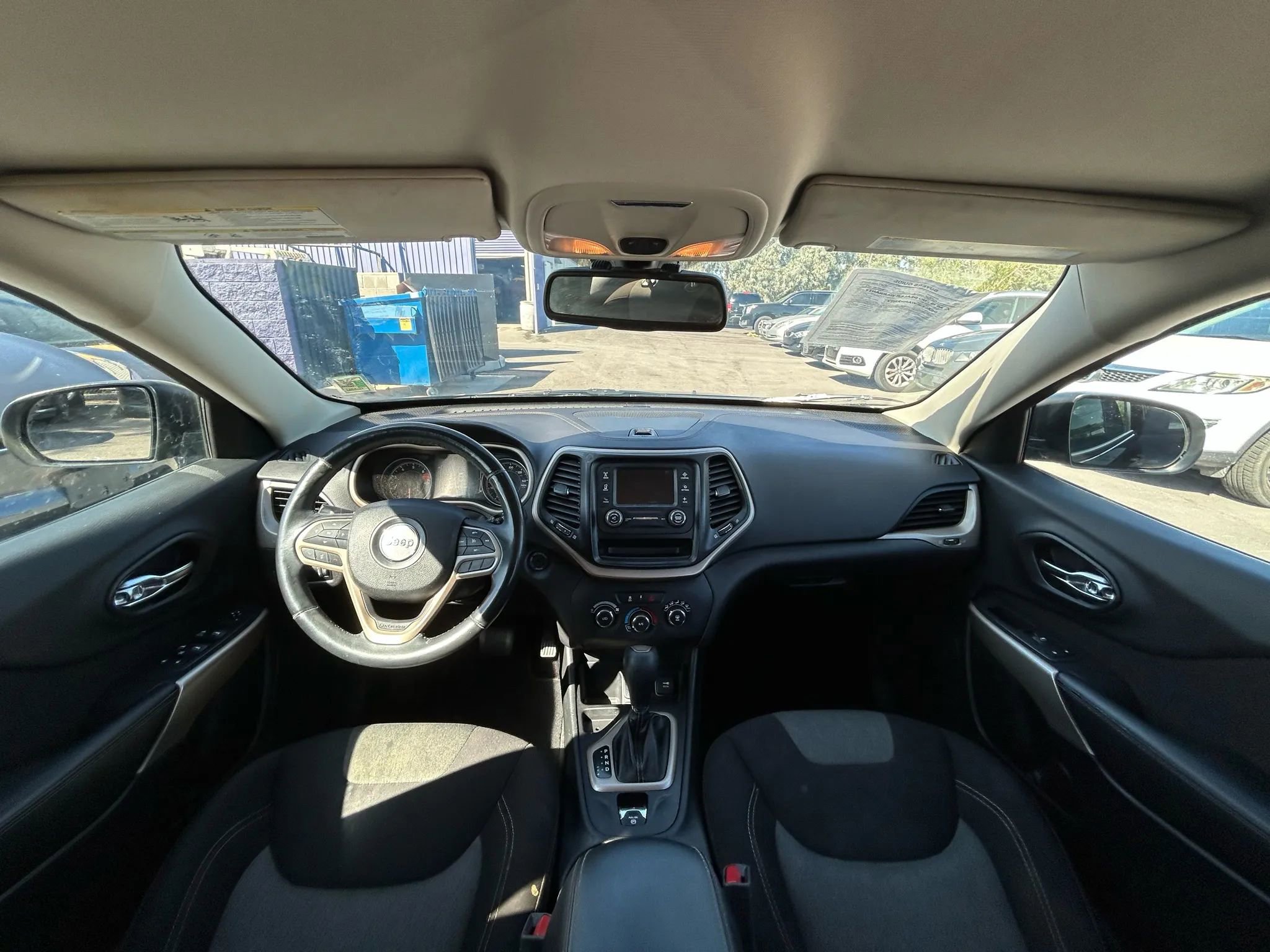 Used 2017 Jeep Cherokee Sport image 17