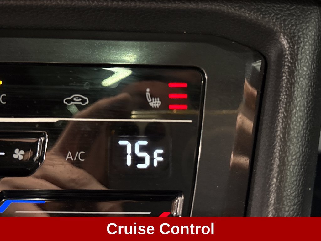 Used 2024 Volkswagen Tiguan SE R-Line FWD image 18