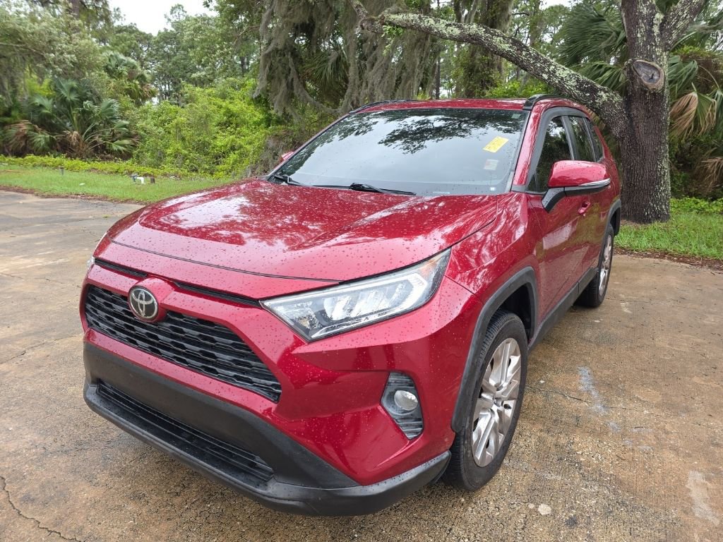 Used 2021 Toyota RAV4 XLE Premium image 1