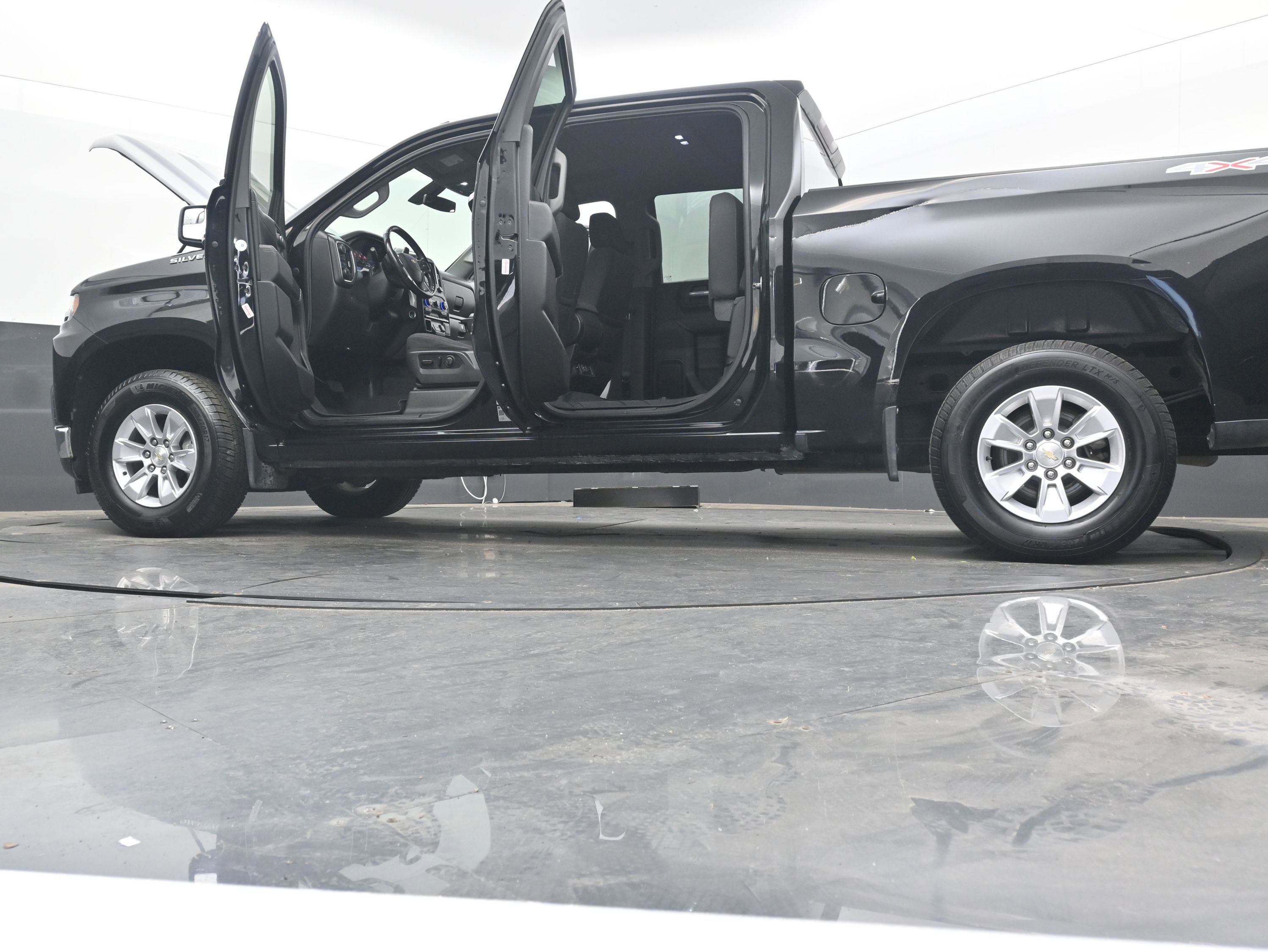 Used 2020 Chevrolet Silverado 1500 LT w/ Texas Edition image 42