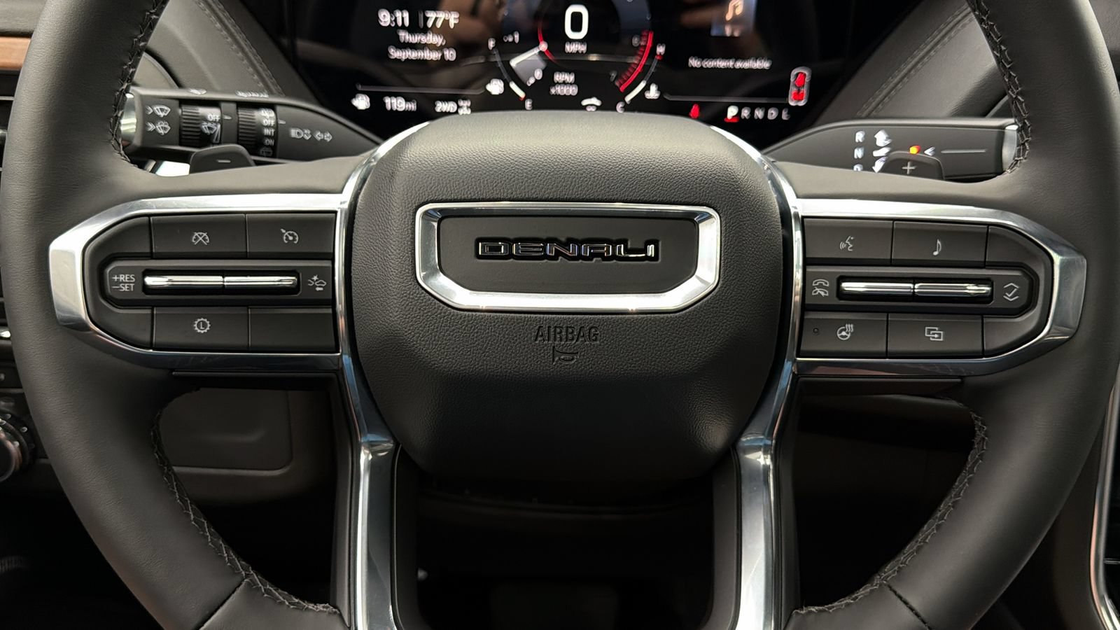 Used 2025 GMC Yukon XL Denali w/ Sun & Power Step Package AWD/4WD image 25
