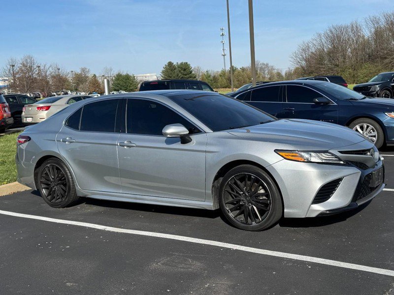 Used 2018 Toyota Camry XSE image 5