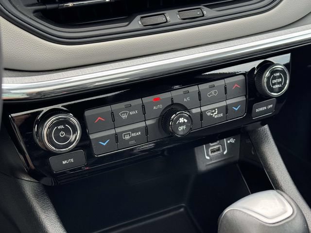 Used 2024 Jeep Compass Limited w/ Elite Group AWD/4WD image 18