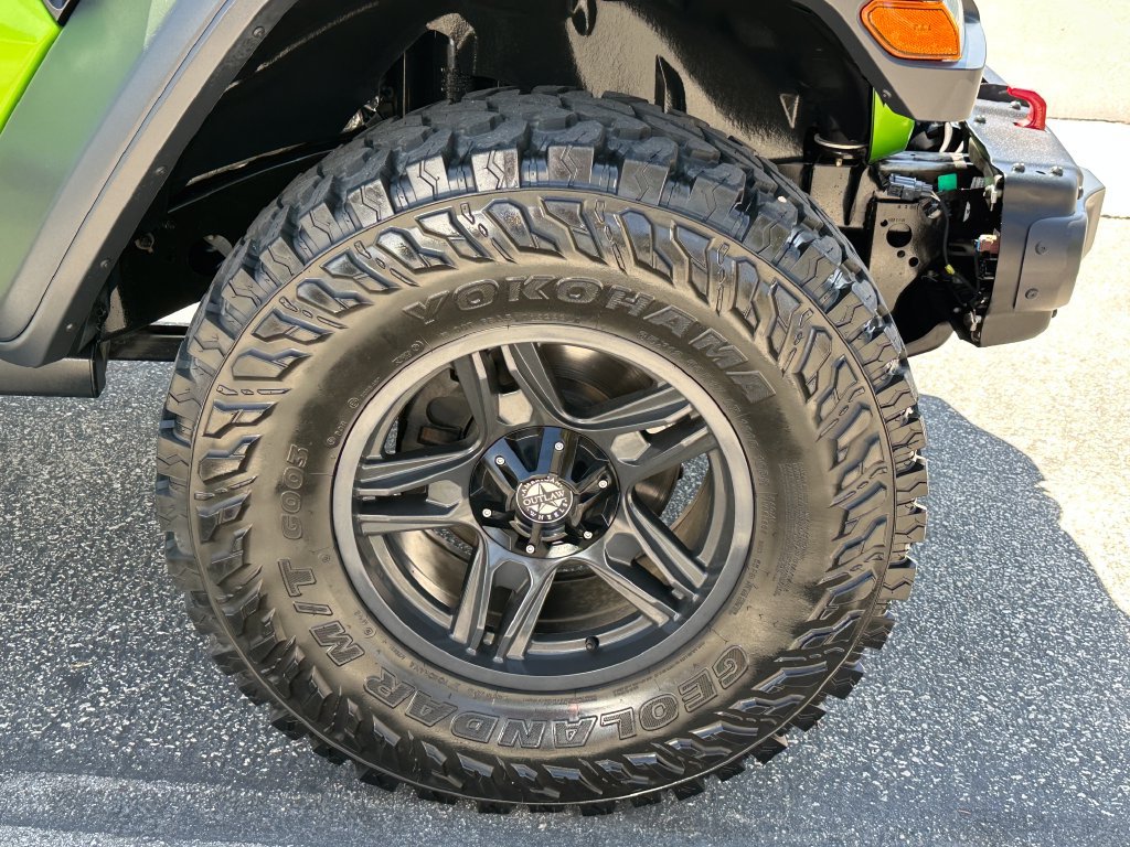 Used 2019 Jeep Wrangler Unlimited Rubicon w/ Dual Top Group AWD/4WD image 14