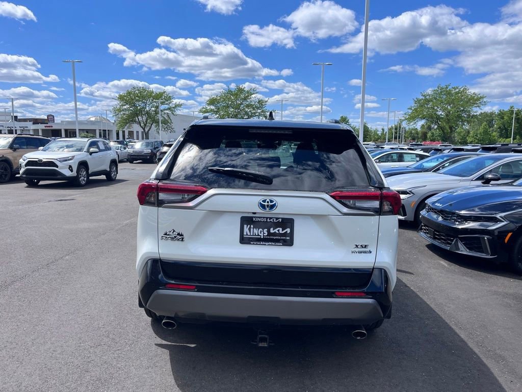 Used 2020 Toyota RAV4 XSE AWD/4WD image 4