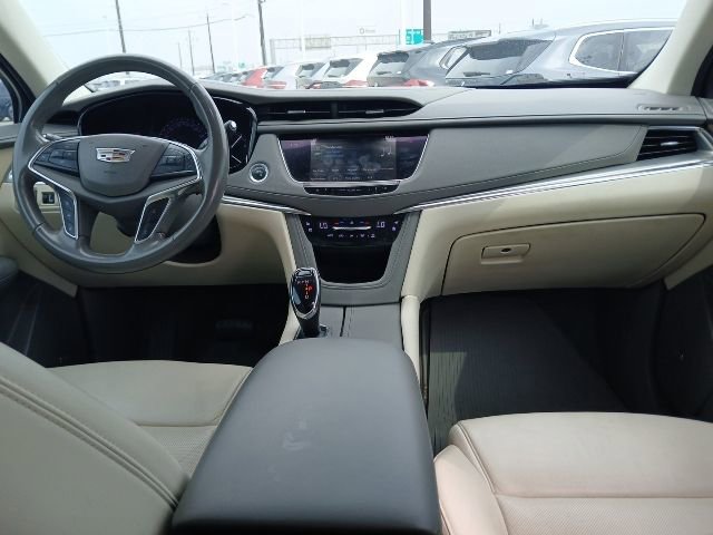 Used 2019 Cadillac XT5 Premium Luxury FWD image 11