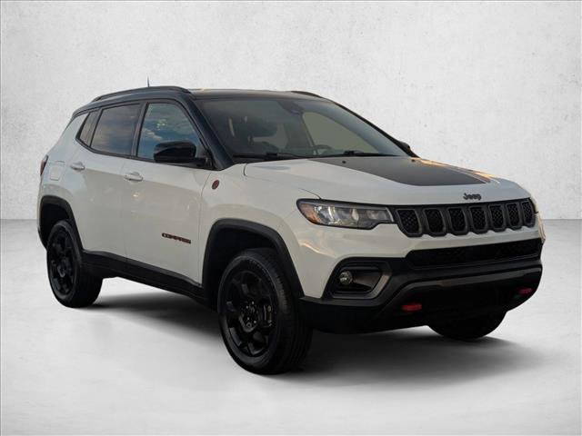 Used 2023 Jeep Compass Trailhawk video 3