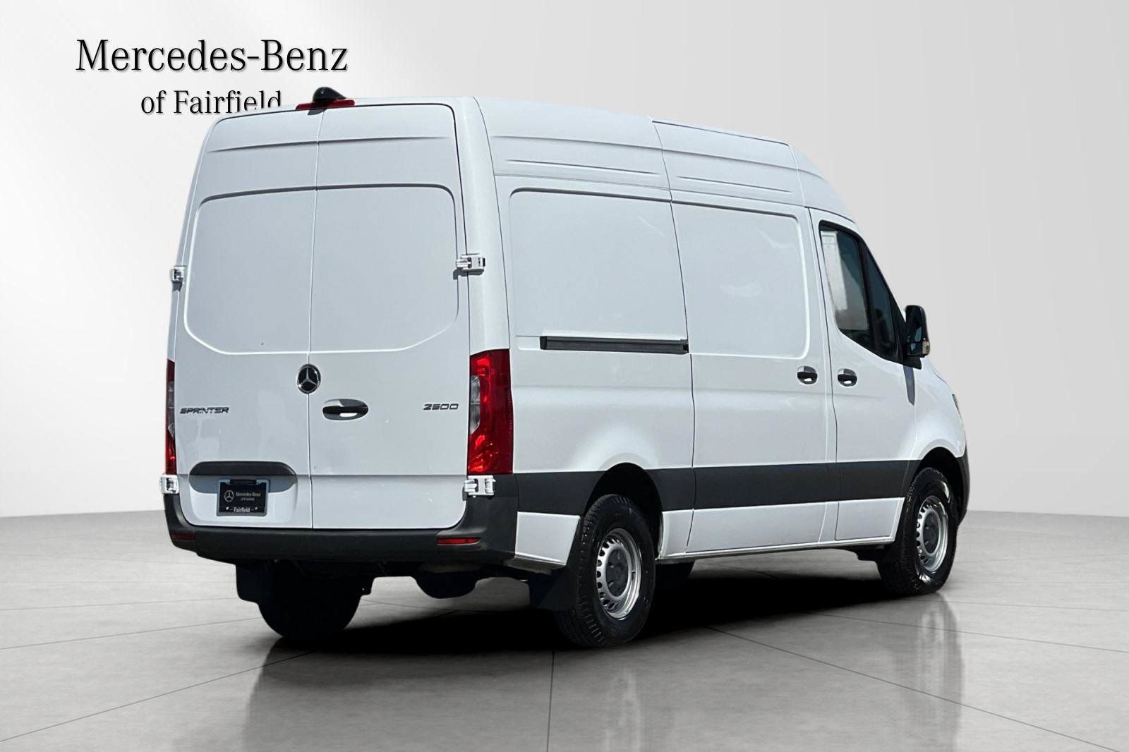 Used 2025 Mercedes-Benz Sprinter 2500 image 2