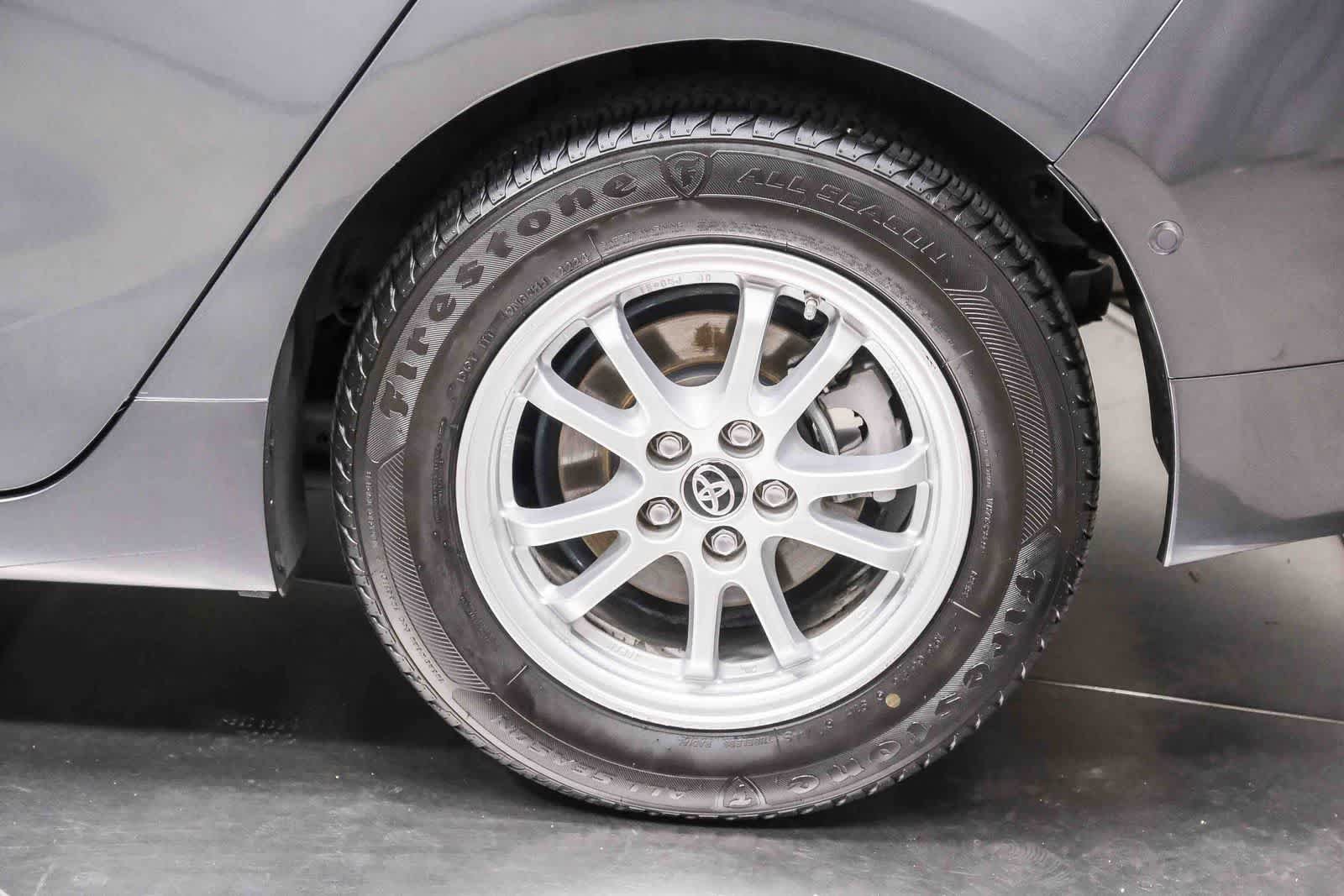 Used 2017 Toyota Prius Four w/ Advanced Technology Package FWD image 9