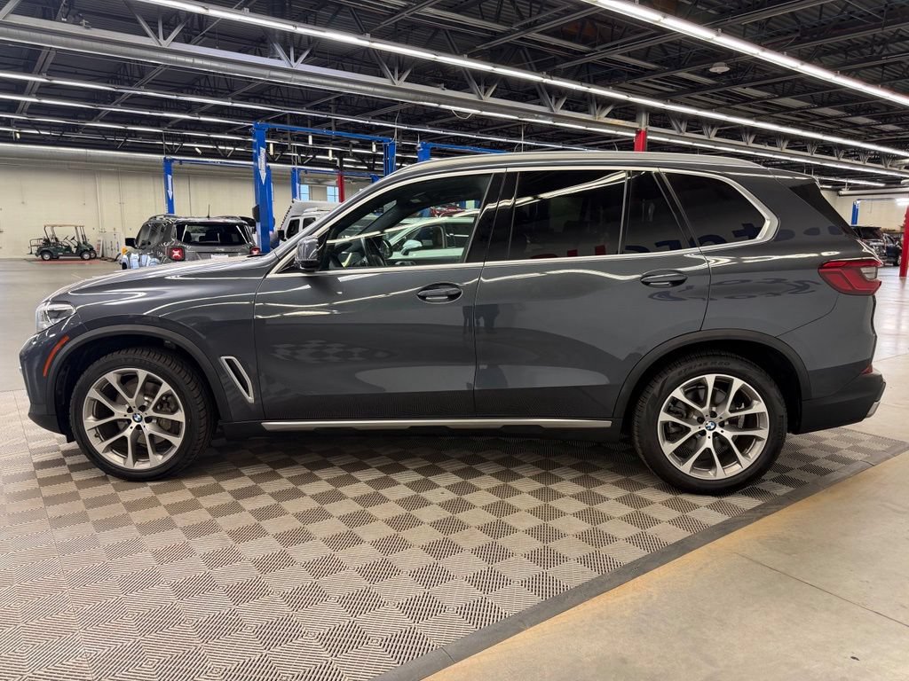 Used 2019 BMW X5 xDrive40i w/ Premium Package 2 AWD/4WD image 4