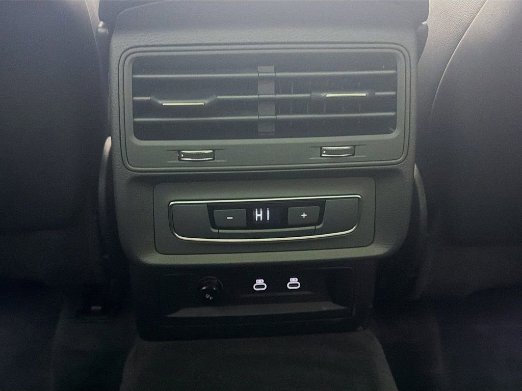 Certified 2025 Audi Q7 2.0T Premium w/ Convenience Plus Package image 28