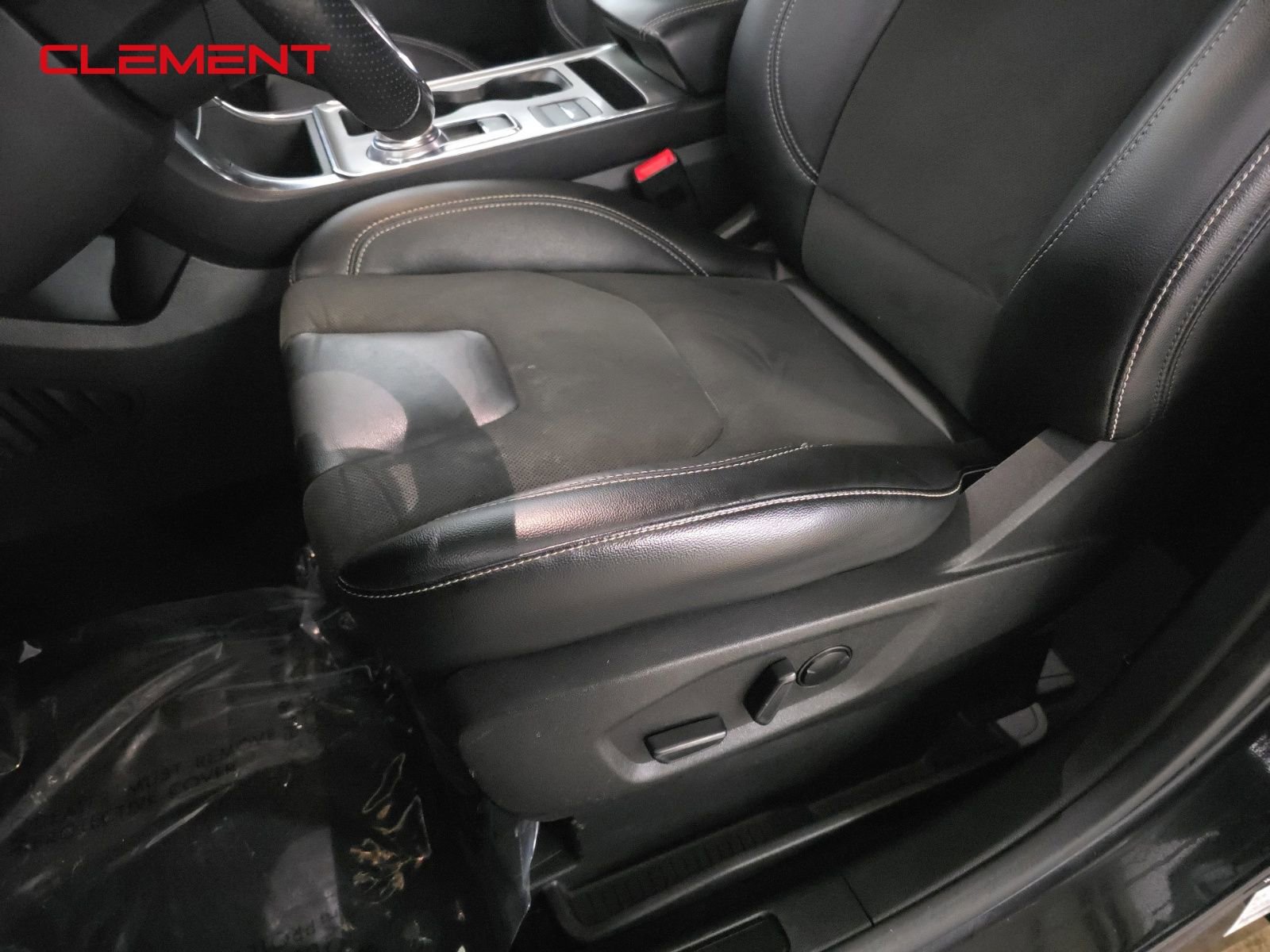 Used 2022 Ford Edge ST image 23