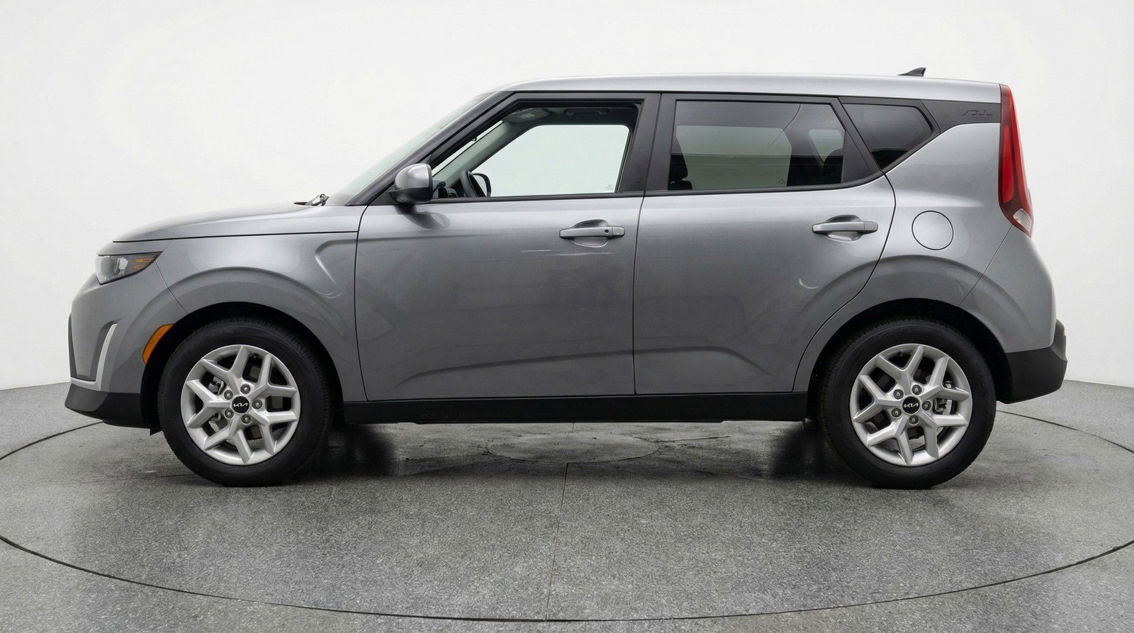 Used 2025 Kia Soul LX w/ LX Technology Package image 5