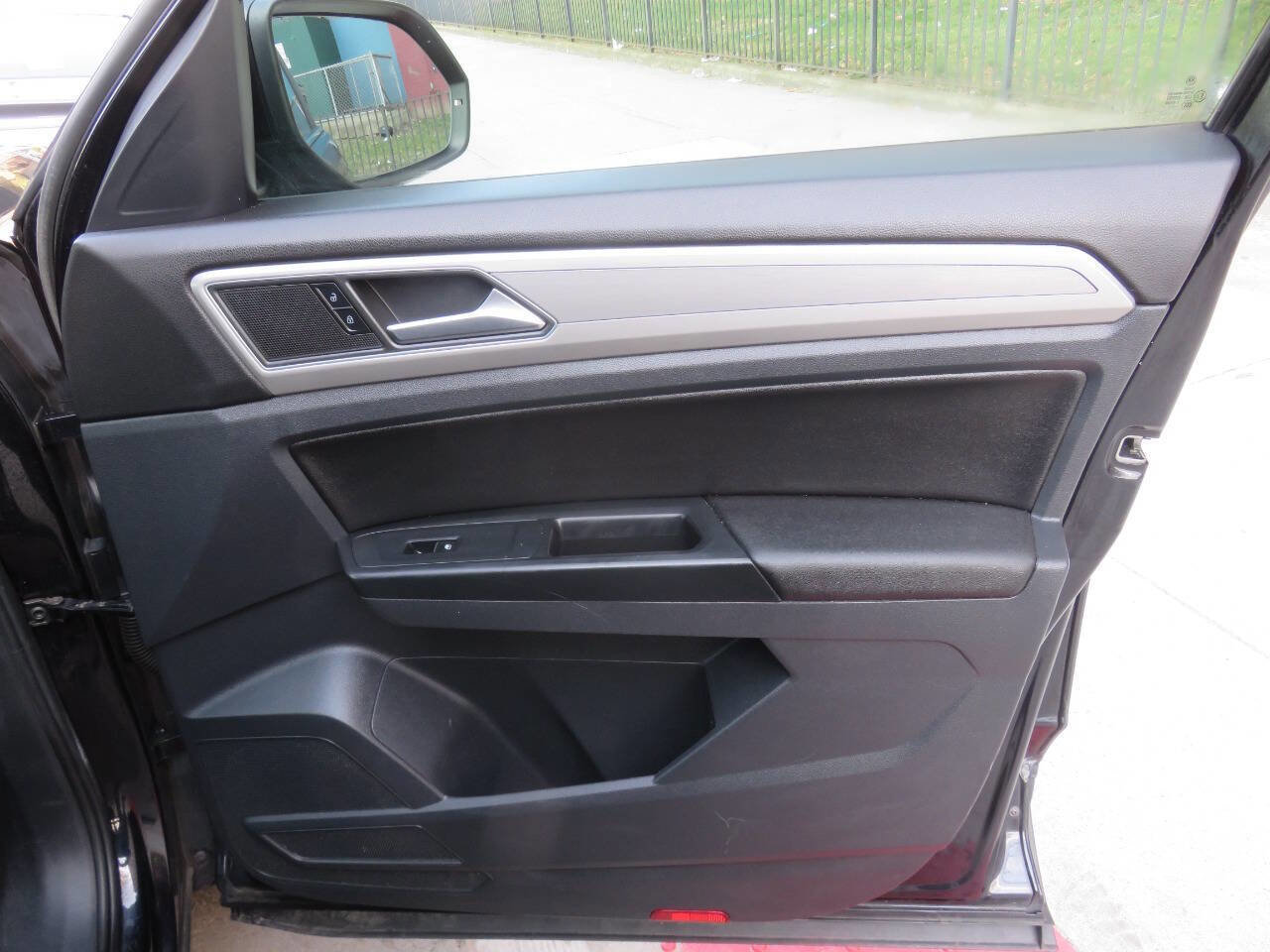 Used 2018 Volkswagen Atlas SE image 29