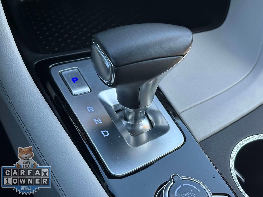 Used 2025 Genesis G70 2.5T image 32