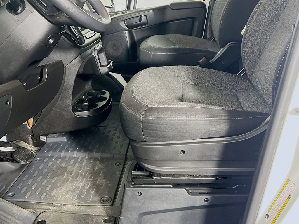 Used 2024 RAM ProMaster 2500 w/ Convenience Group FWD image 18