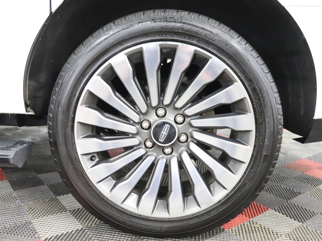 Used 2020 Lincoln Navigator L Reserve w/ Luxury Package image 38
