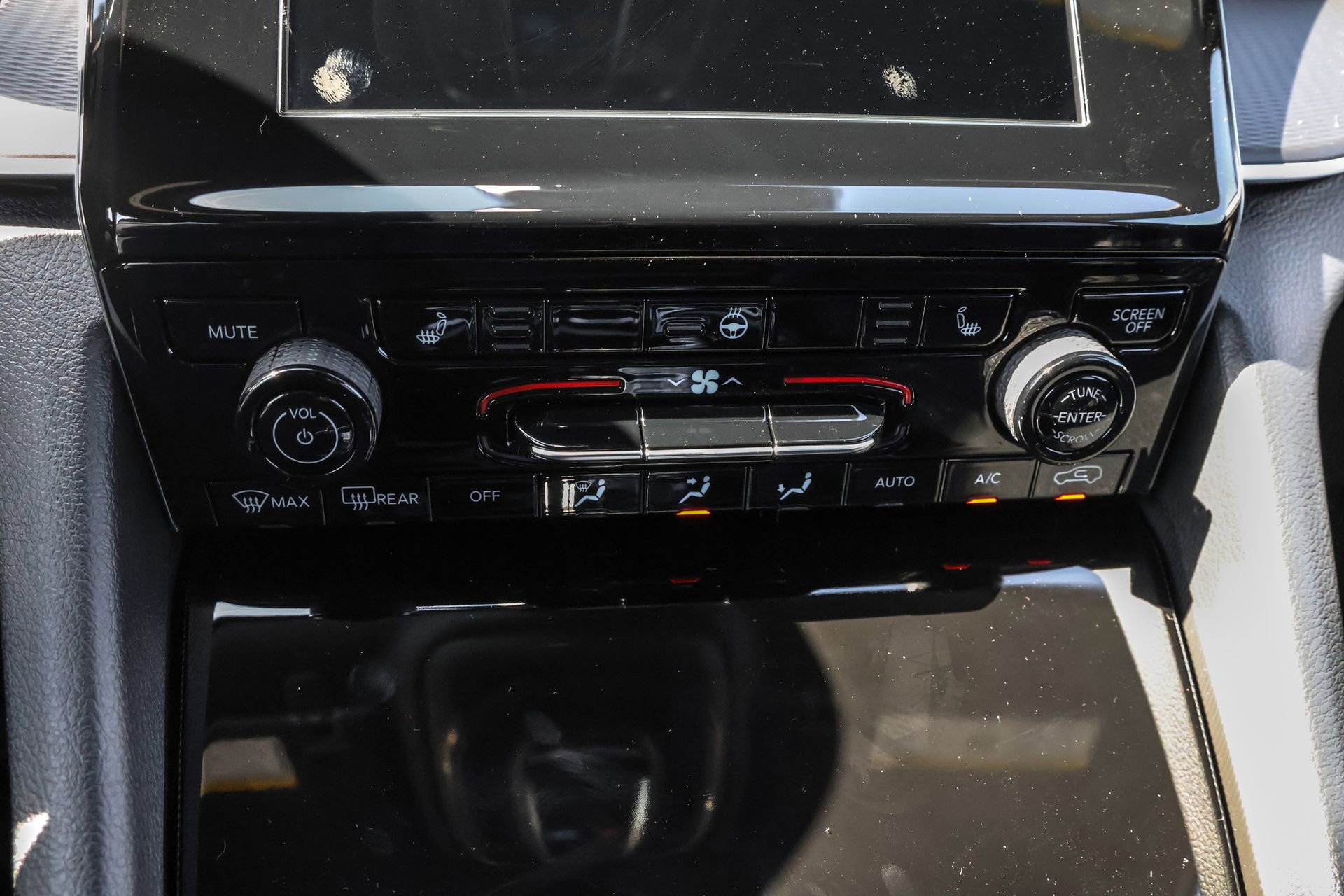 New 2025 Jeep Grand Cherokee Altitude image 20