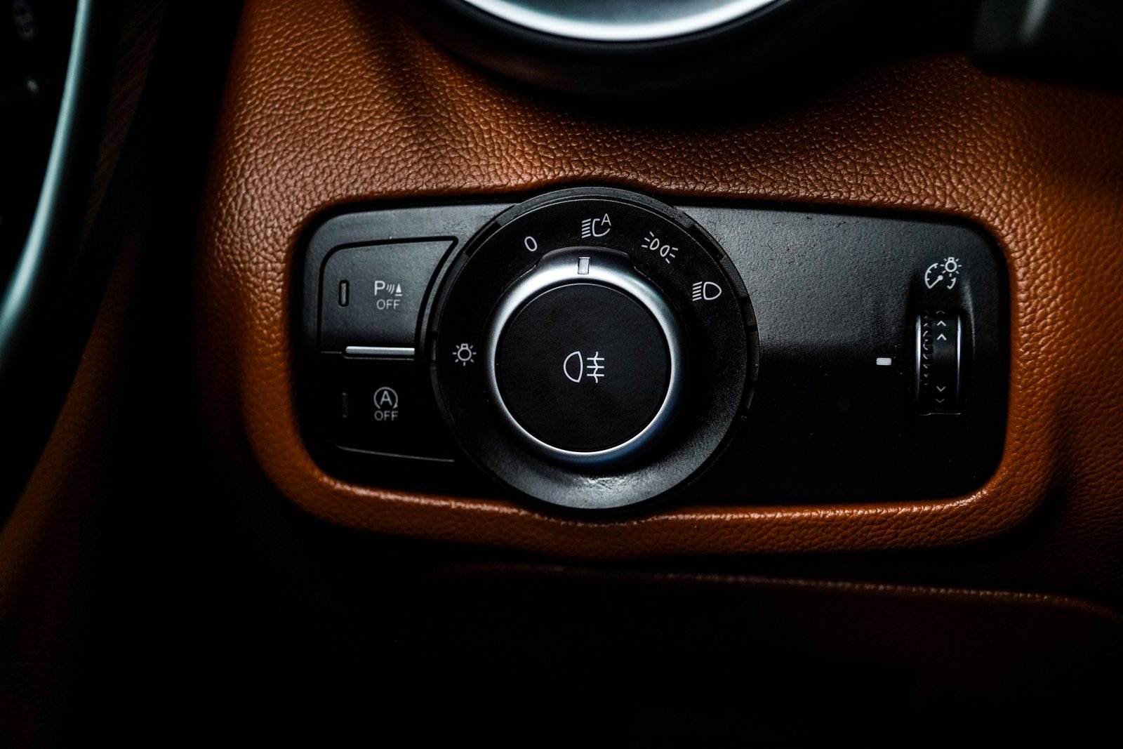 Used 2019 Alfa Romeo Giulia image 27