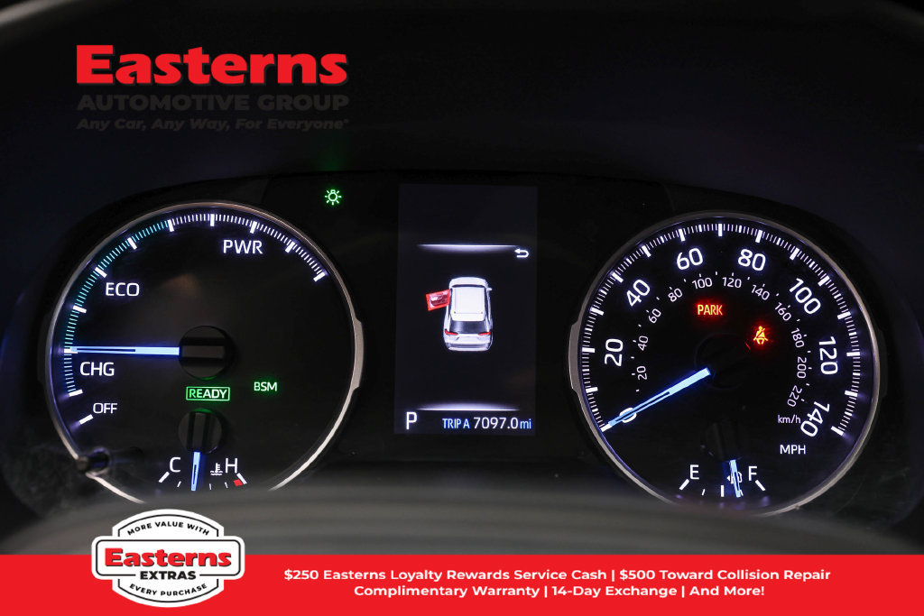Used 2022 Toyota RAV4 XLE AWD/4WD image 19