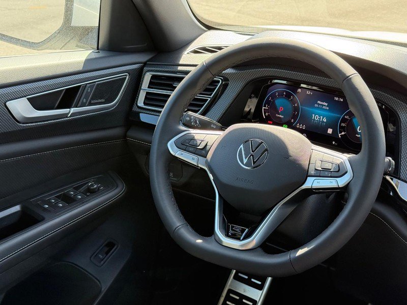 New 2026 Volkswagen Atlas Cross Sport SEL Premium R-Line AWD/4WD image 9