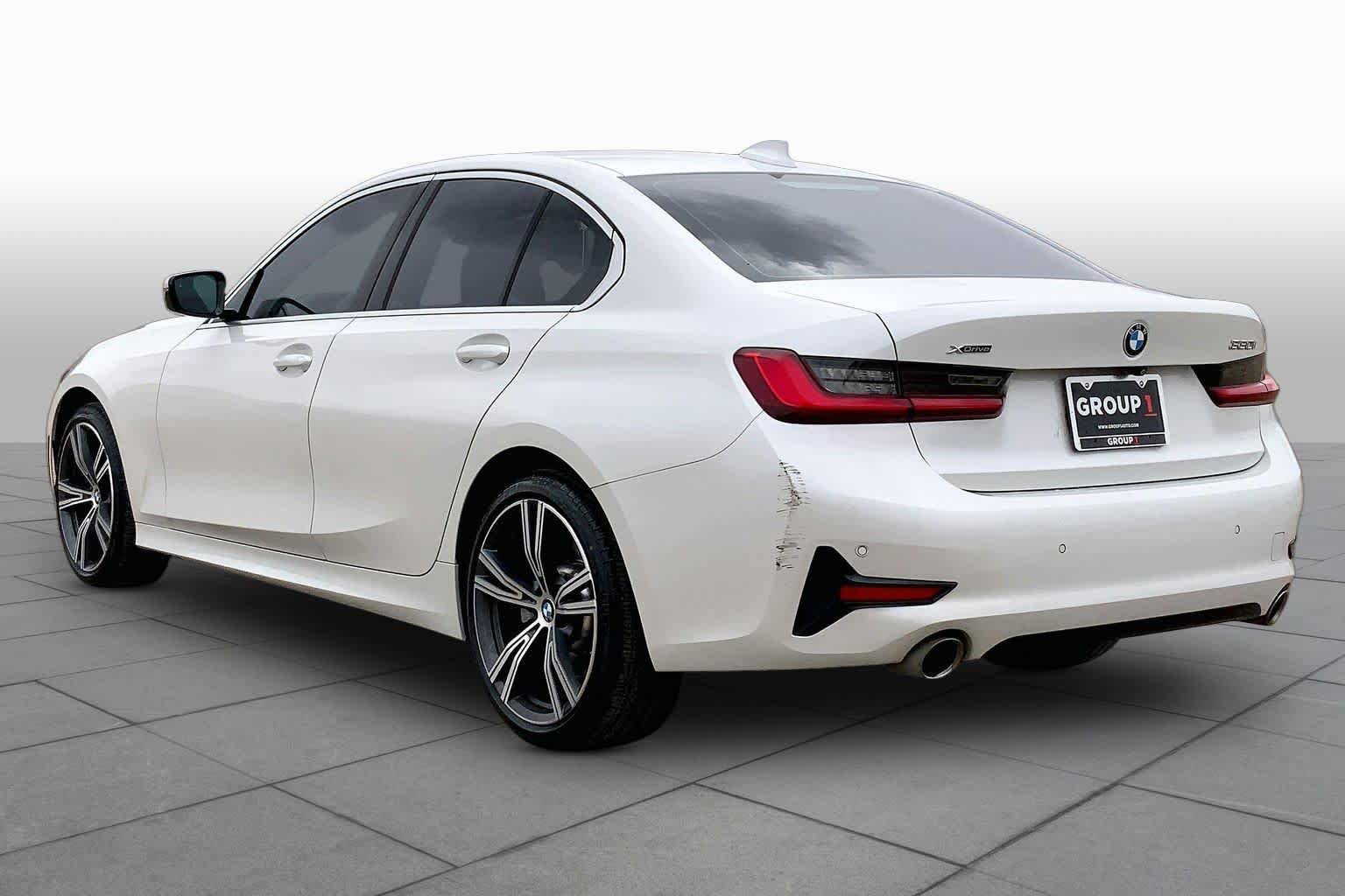 Used 2021 BMW 330i xDrive Sedan AWD/4WD image 12